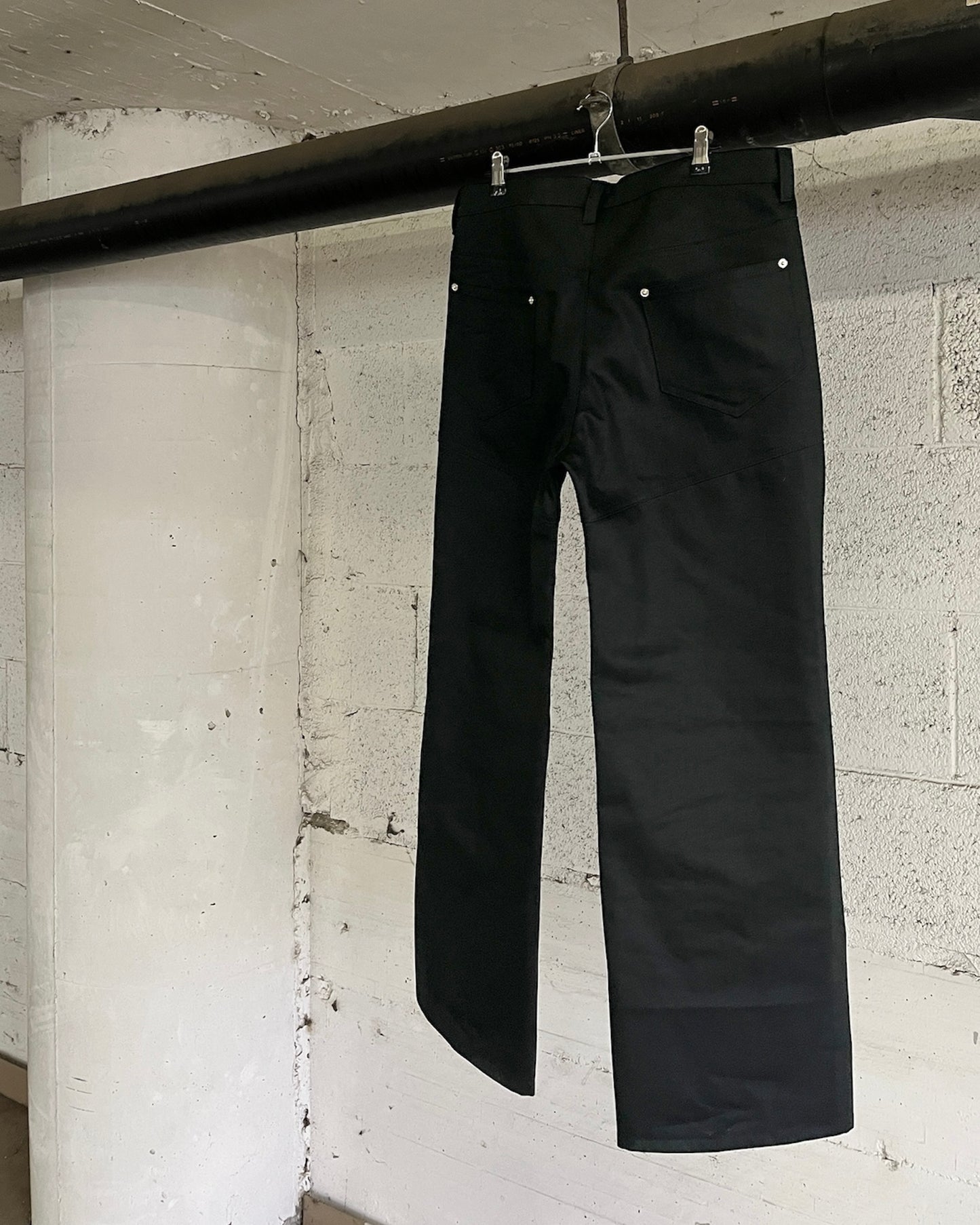 “RAW BOOTCUT JEANS”        (Pure Black)