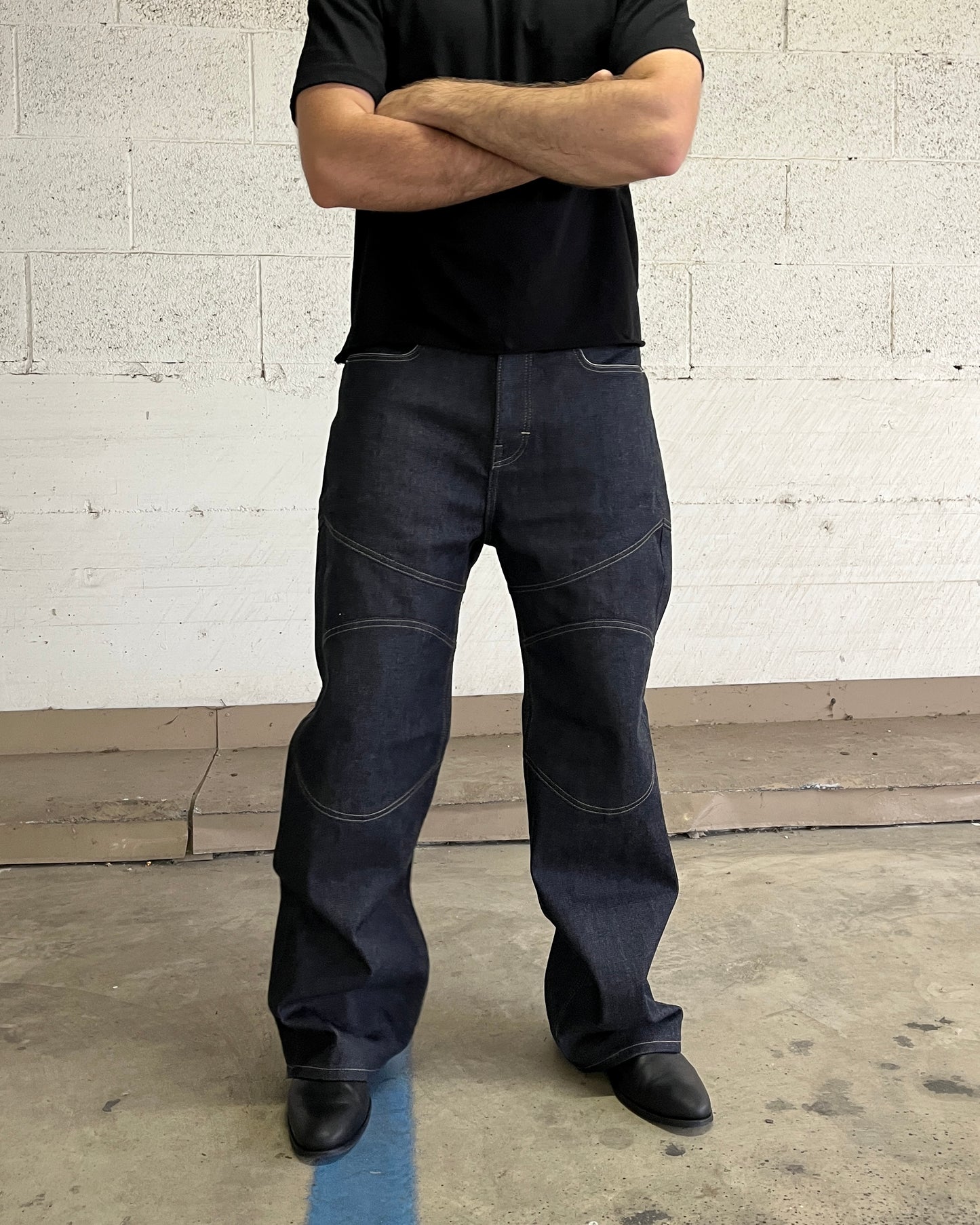 “RAW BOOTCUT JEANS” (Blue)