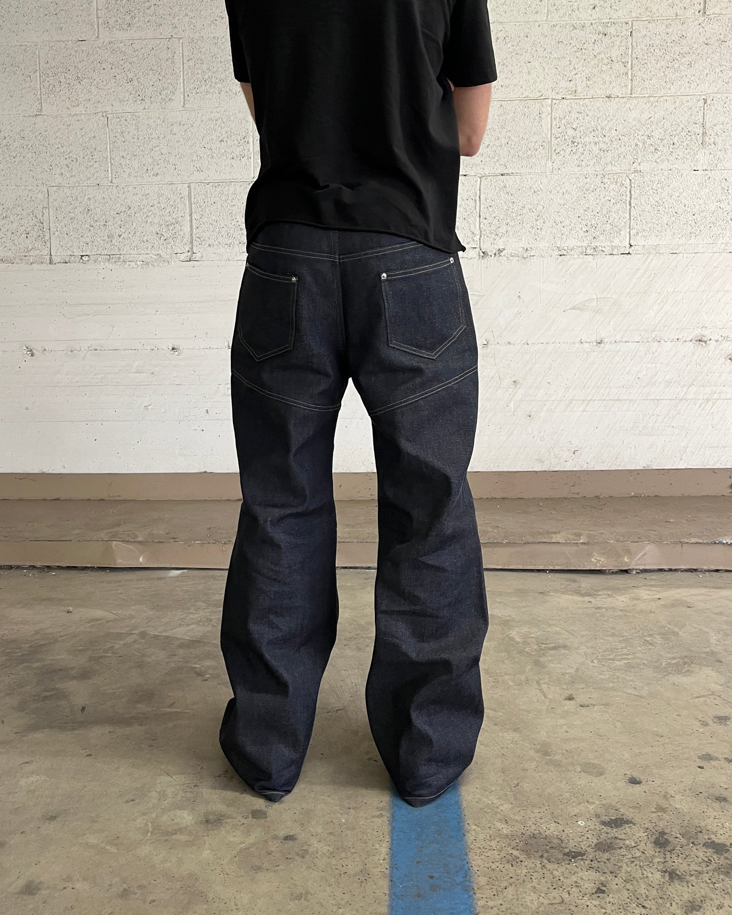 “RAW BOOTCUT JEANS” (Blue)